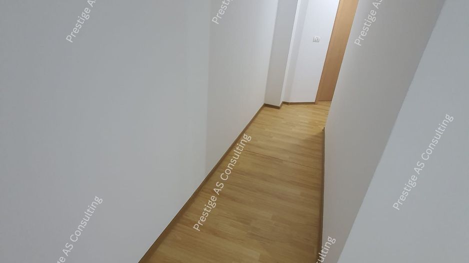 Închiriez apartament, 65mp, loc de parcare - Poză 2