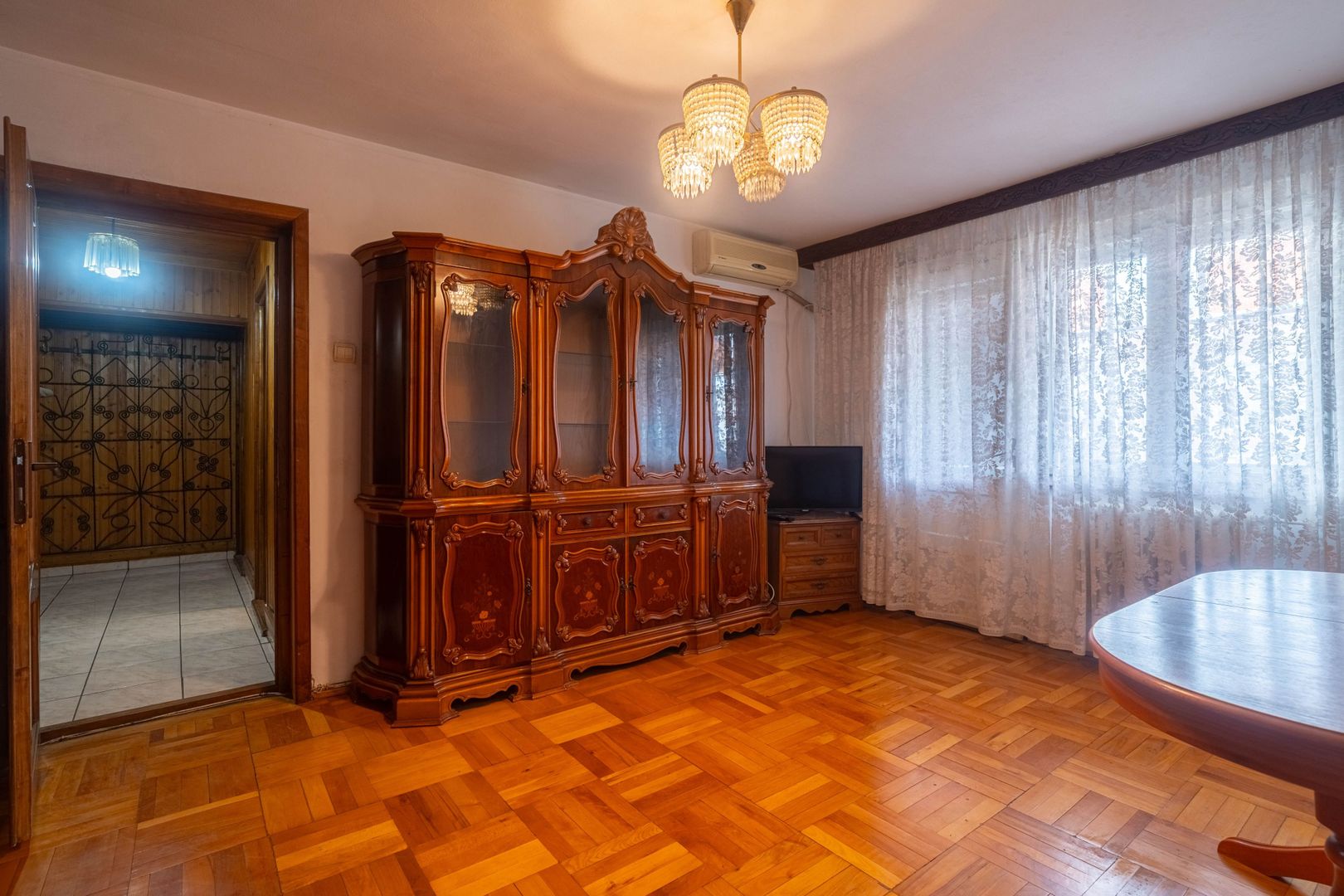 Apartament 3 camere - etaj 3 - bvd. Revolutiei - COMISION 0 - Poză 1