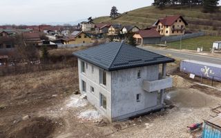 Casă exclusivistă de vânzare în Sânpetru - Poză 3