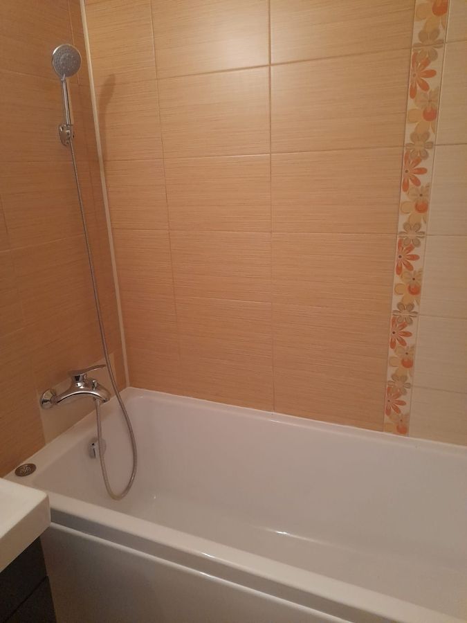 inchiriem apartament 3 camere dristor - Poză 10