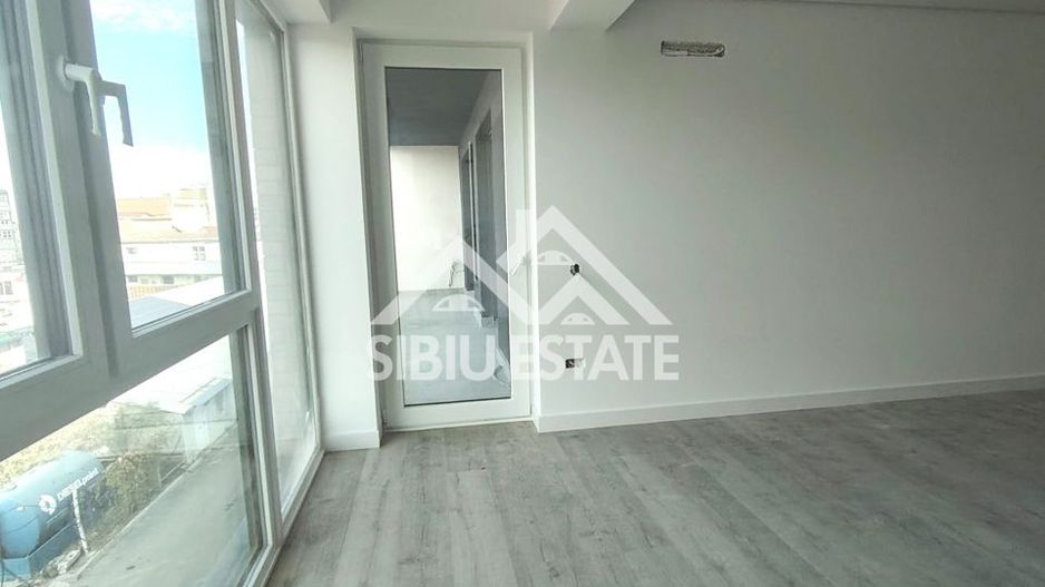 Apartament Premuim 3 camere Sibiu central, boxa si garaj  - Poză 13