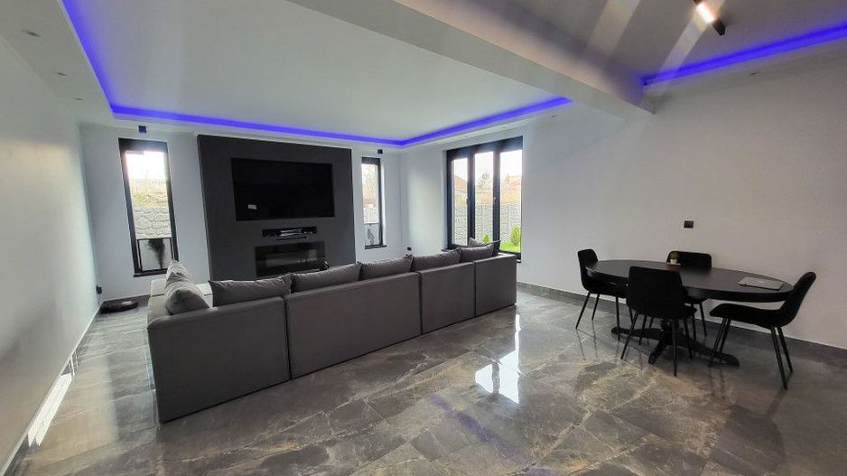 Agigea - Casa  deosebita cu piscina, mobilata si utilata complet. - Poză 3