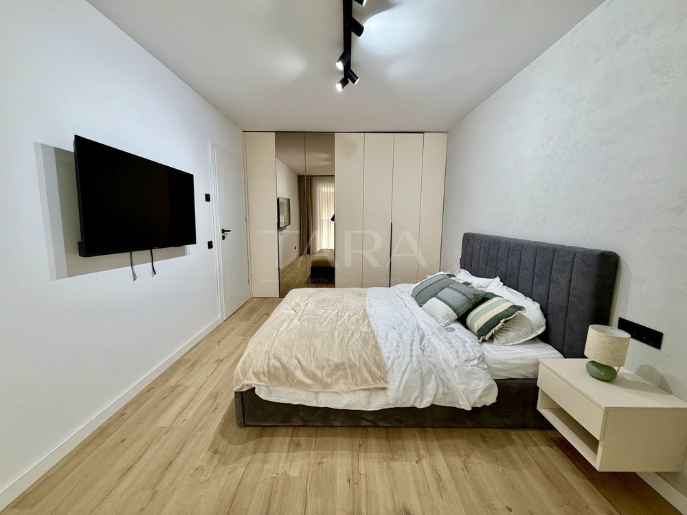 Apartament modern, finisat premium, balcon mare, mobilat complet. - Poză 7