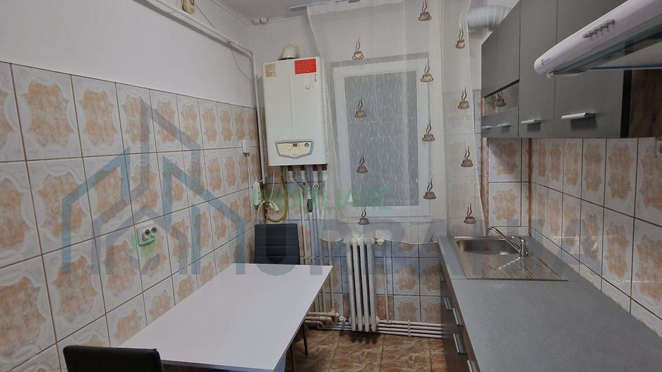 Inchiriez apartament 3 camere SD Alexandru Chimicale - Poză 4