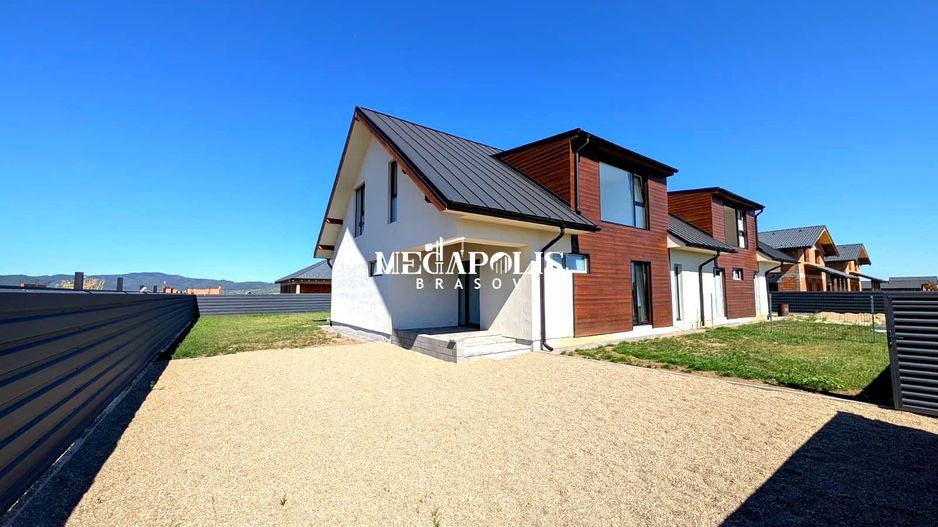 Duplex de vânzare în Cristian - Poză 1