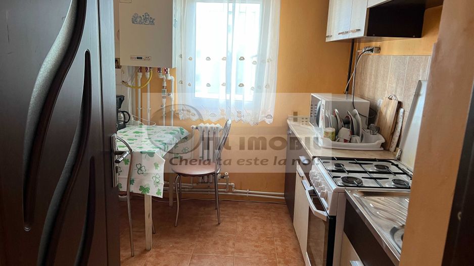 Inchiriez apartament 2 camere Nicolina 1 - Poză 6