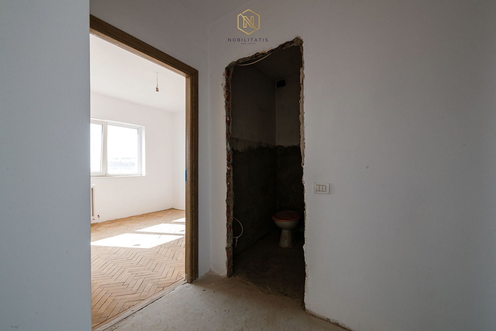 Vandut - Olimpia - Complex | 3 camere, modificat, 67 mp | Partial renovat - Poză 23