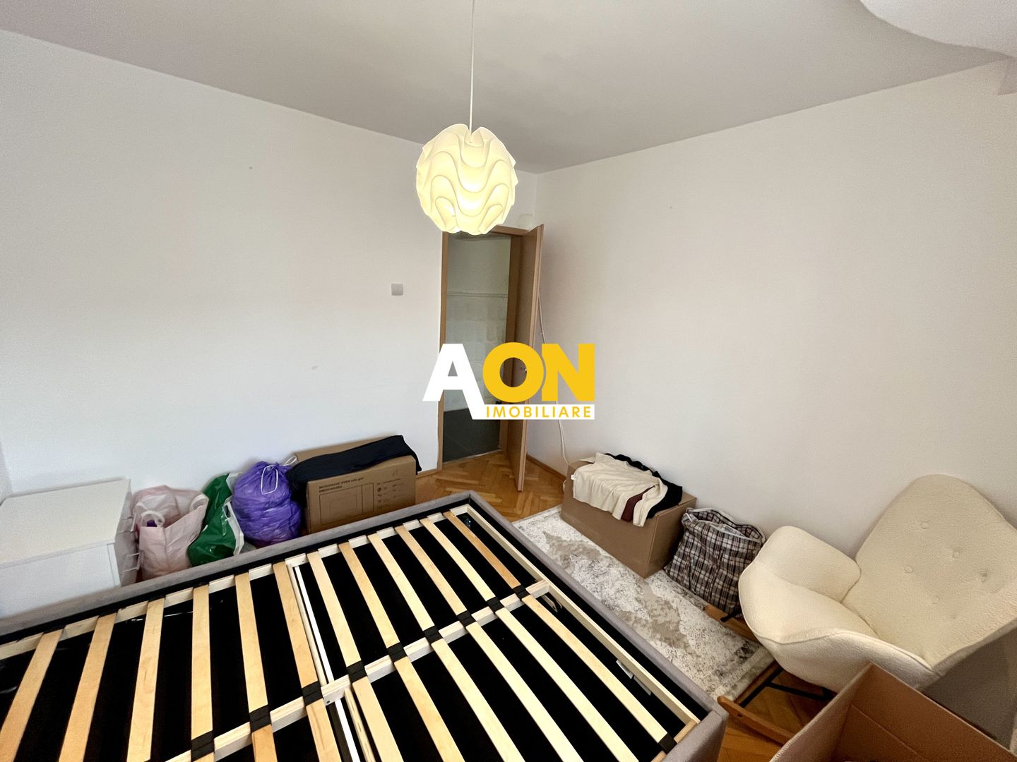 Apartament cu 3 Camere, Etaj 3, Zona Mercur - Poză 8