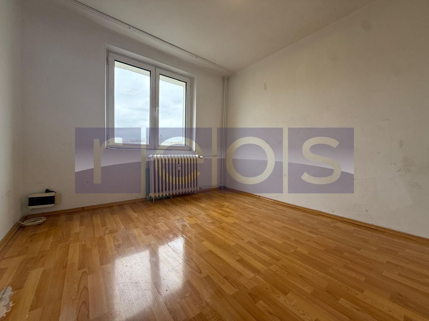 OPORTUNITATE DE VANZARE APARTAMENT 3 CAMERE ZONA TEI 2 BLOC 1982 - Poză 1