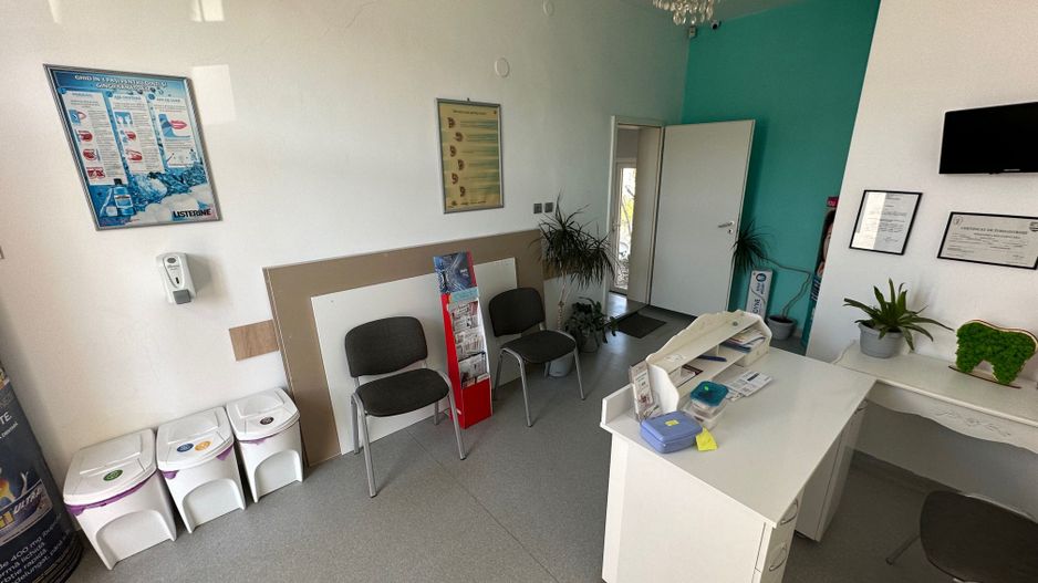 Spatiu de birou cu curte și anexa zona Badea Cartan - Poză 14