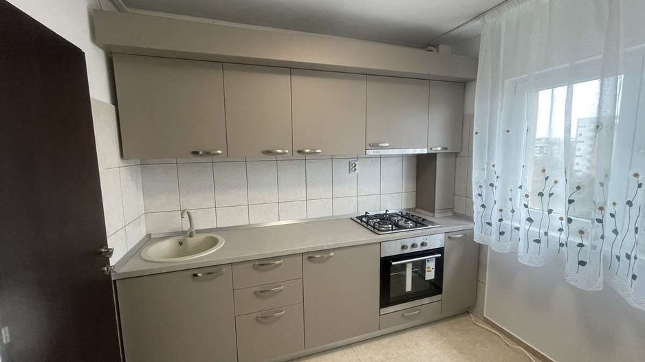 Închiriere: Apartament 3 Camere Decomandat – Favorit (M3) - Poză 1