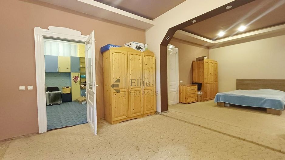 Casa cu 6 camere de vanzare in Rogerius/Stadion - Poză 4