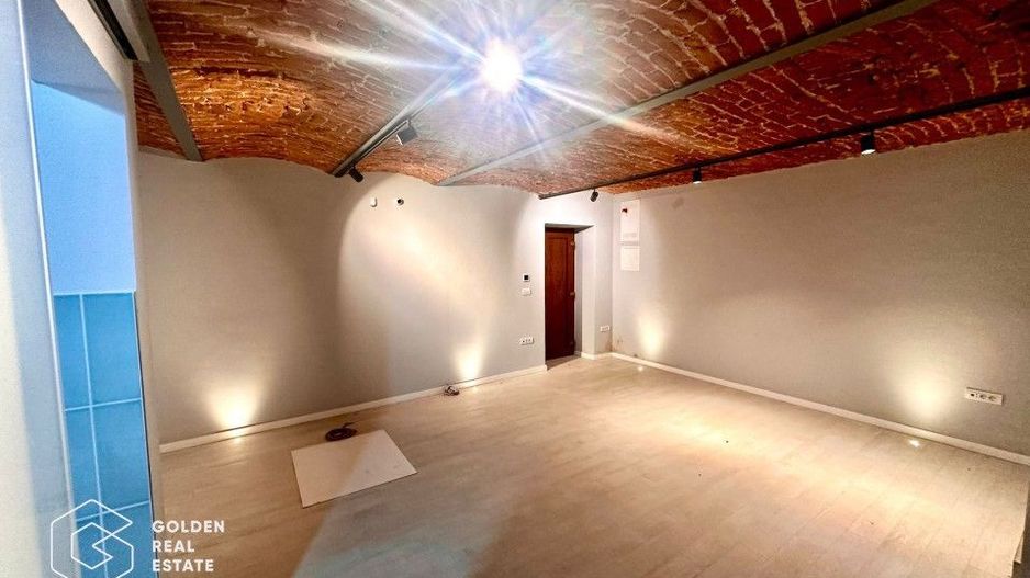 Oportunitate!Spatiu comercial 3 camere+apartament 2 camere la etaj,zona centrala - Poză 4