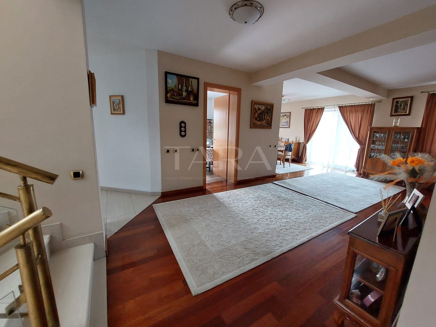 Casă cu 5 camere. de vânzare in Floresti, zona Parcului Poligon. - Poză 5