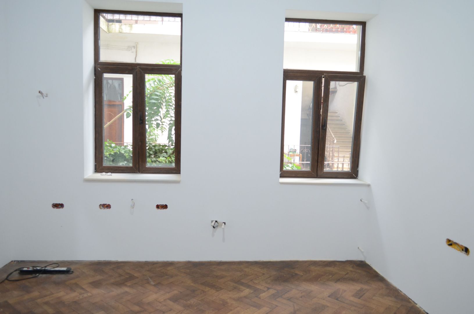 Apartament renovat in cladire interbelica, zona centrala - Poză 8