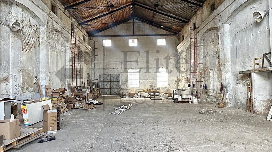 Hala cu teren de vanzare in zona Garii din Salonta - Poză 3