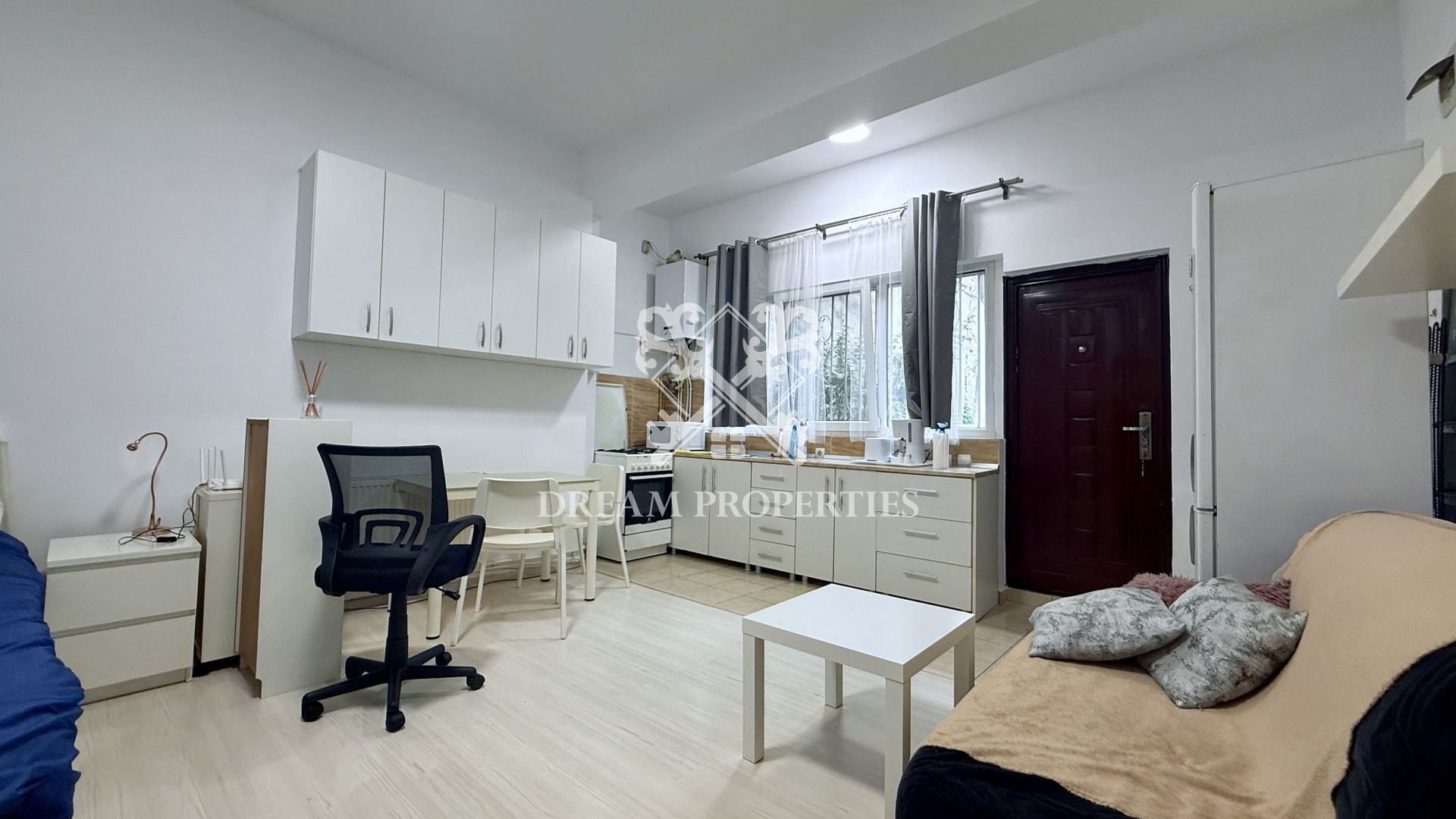 Garsoniera de inchiriat, terasă, 30 mp, zona ULTRACENTRALA - Poză 2