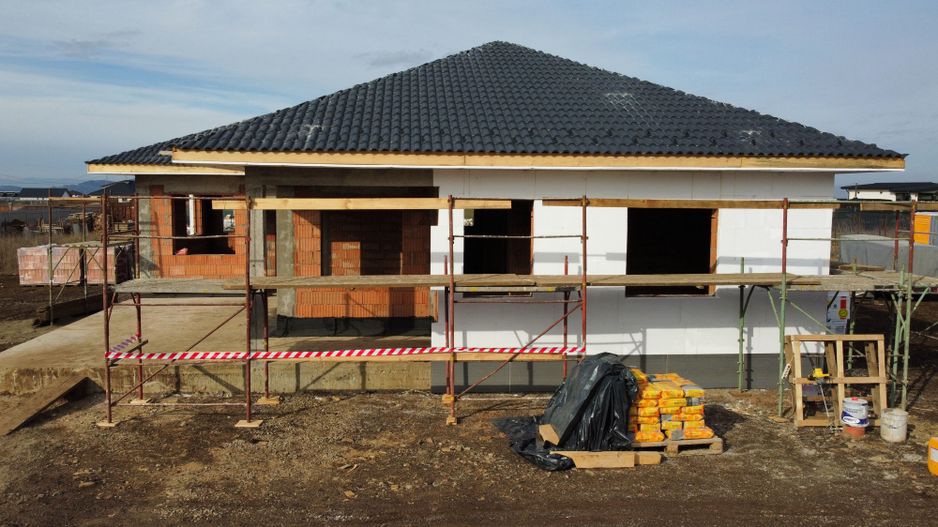 Casă pe parter de vânzare în cartierul Izvor - Poză 2