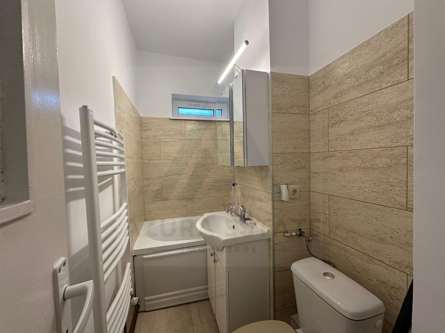 Apartament 2 camere bucatarie inchisa si baie cu geam pe Nicolae Iorga - Poză 4