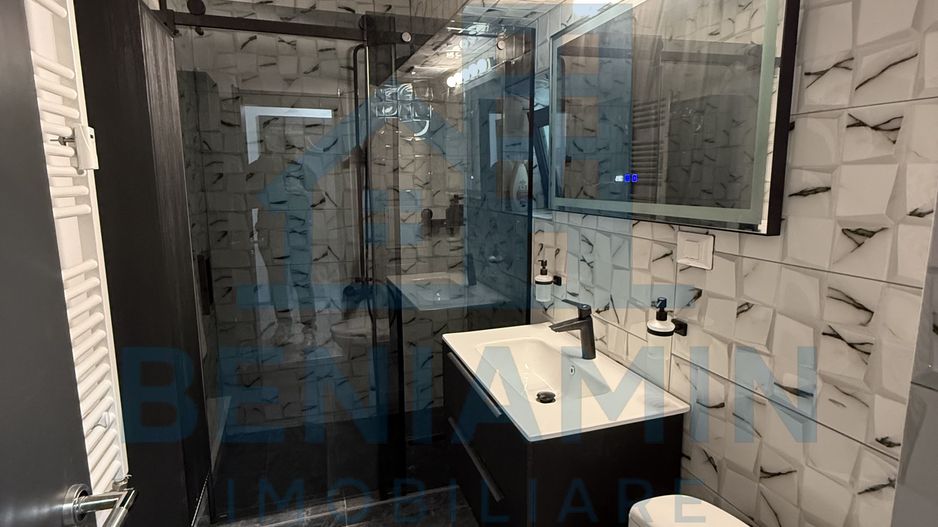 4 camere - 93mp - mobila - utilat - lux - Hotel Ramada - Poză 7