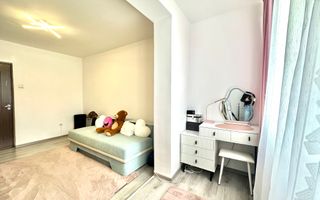 Vânzare apartament 3 camere mobilat,  parcare inclusă , Cartier Noua - Poză 9
