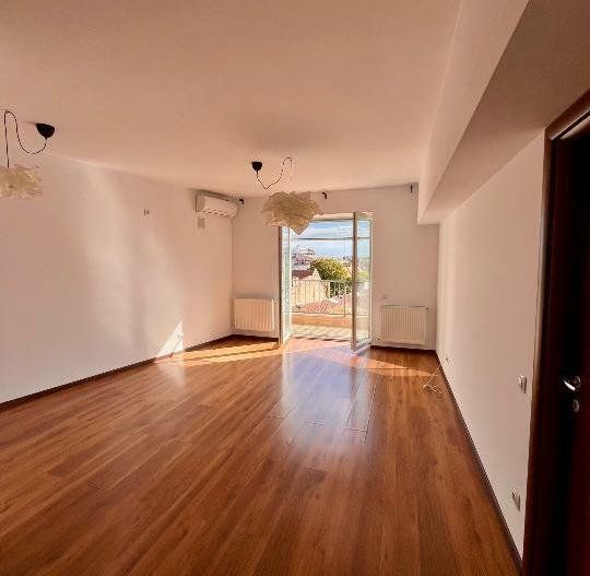 APARTAMENT SPATIOS SI LUMINOS ZONA STEFAN CEL MARE - Poză 1