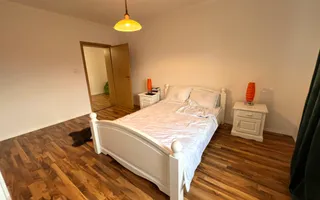 Casa de vanzare - 5 Camere, 2 Bai,  Garaj, 941 mp Teren - Poză 14