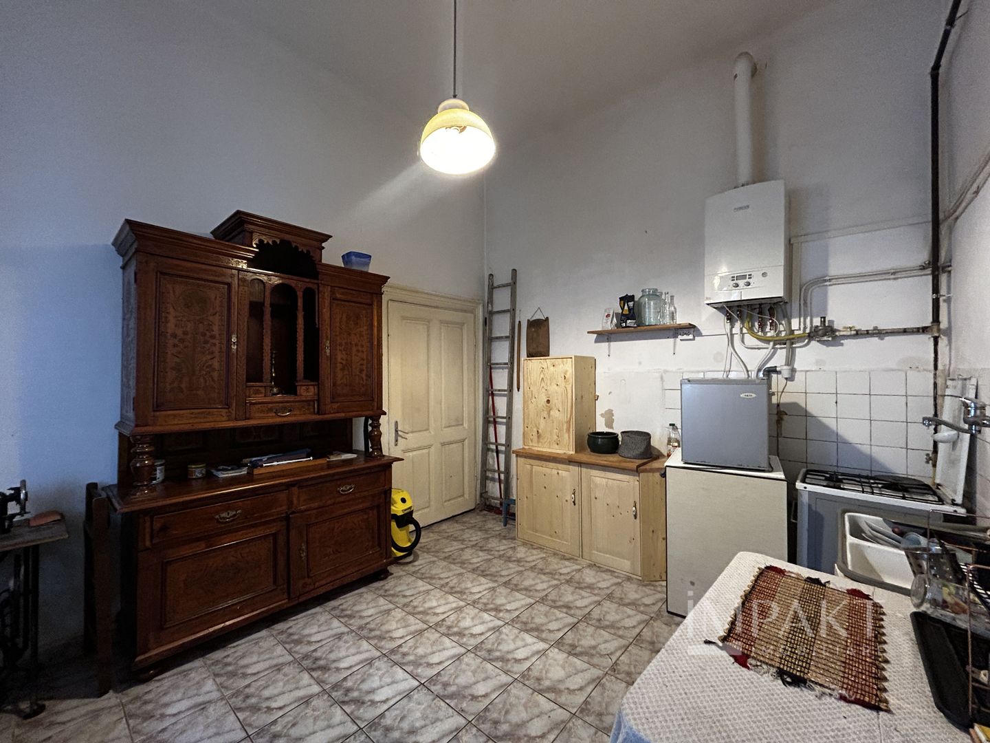 Vanzare apartament ultracentral, parter, imobil istoric - Poză 5