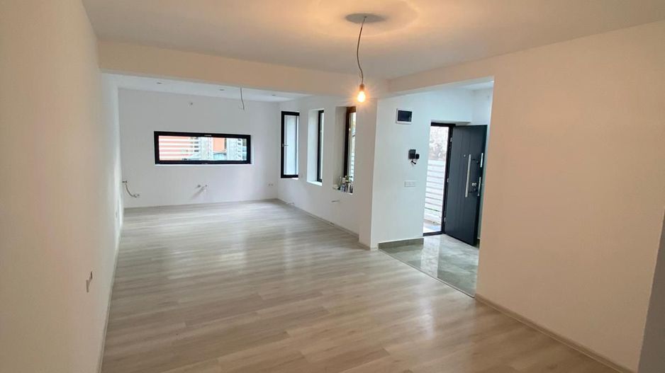 Casa noua în Giulesti de închiriat - curte 220mp - Poză 9