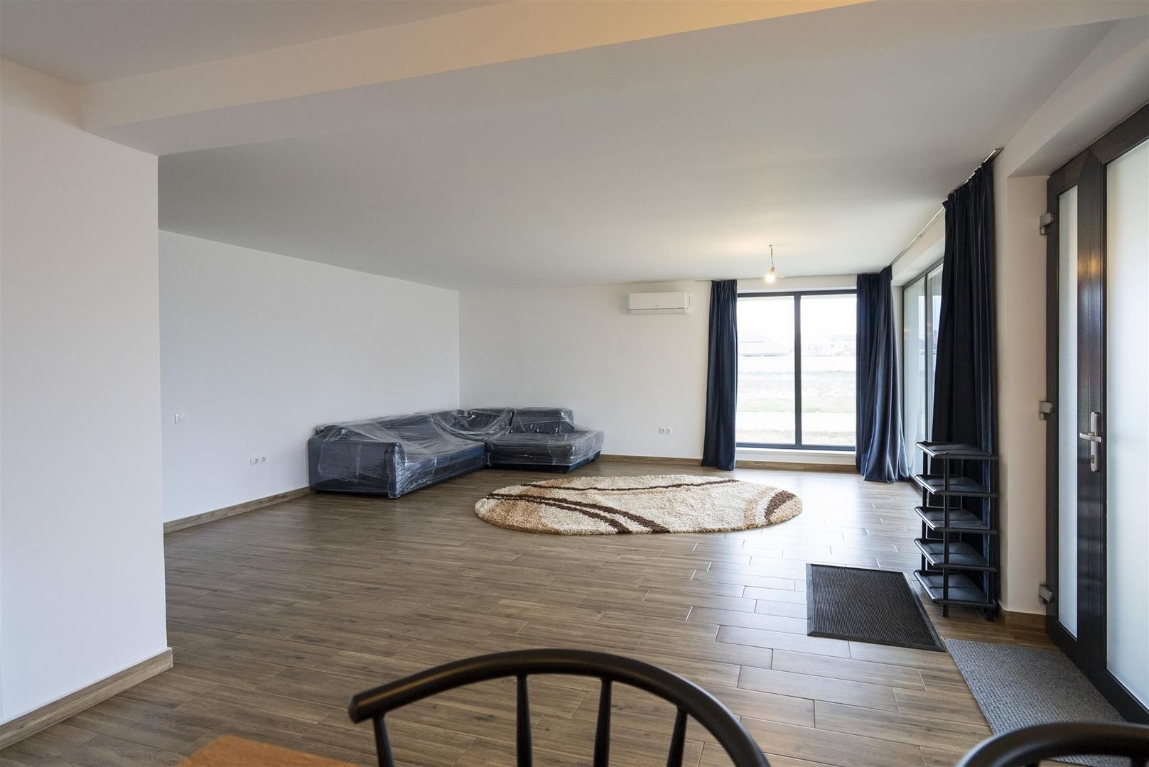 Casa noua finisata mobilata in Nojorid cu 3 camere - Poză 5