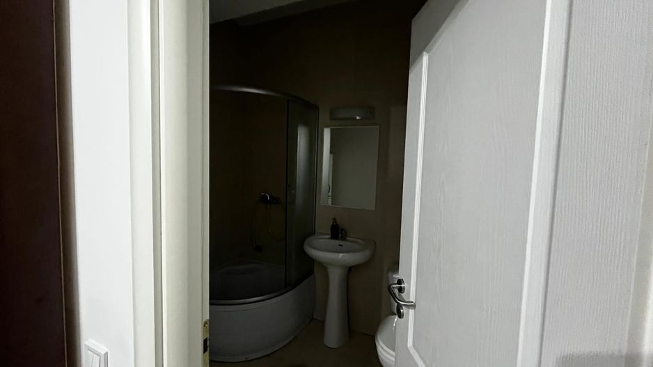 Apartament spațios 2 camere, 2 băi, centrală, bloc nou, parcare, metrou - Poză 8