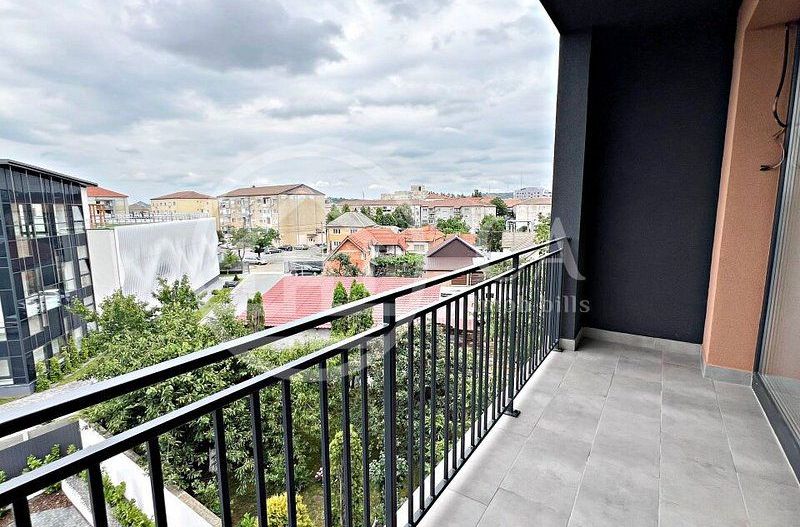Apartament de vanzare cu 3 camere in zona Nufarul, Oradea - Poză 12