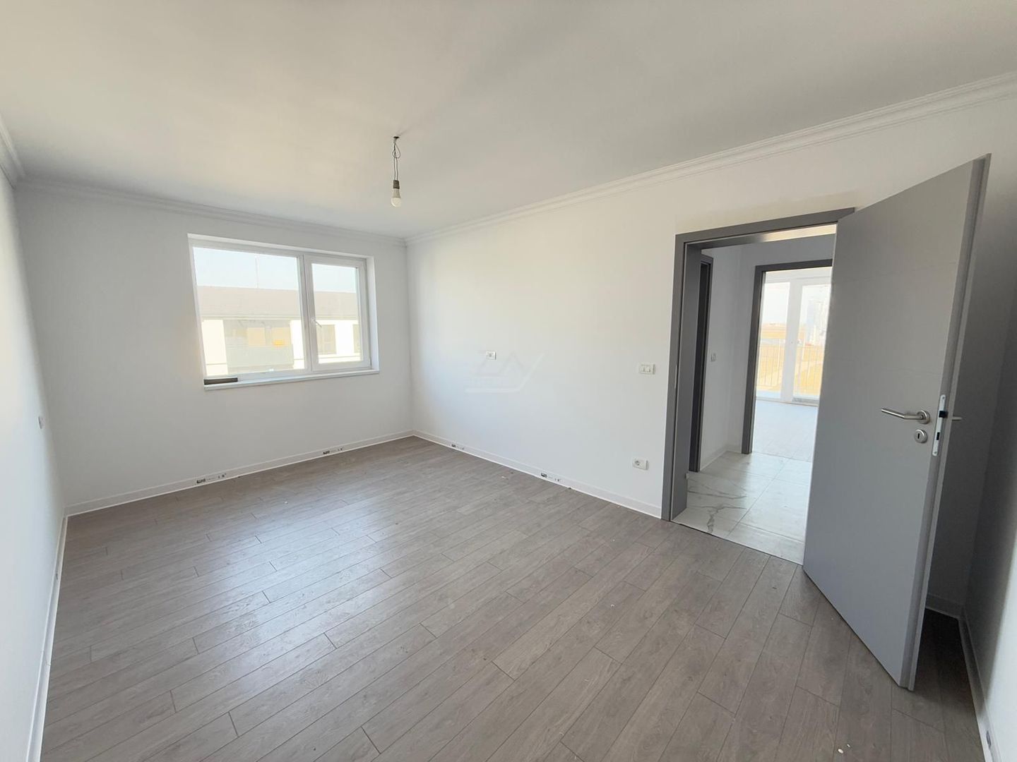 Etaj 1. 3 camere. Decomandat. Loc de parcare. - Poză 5