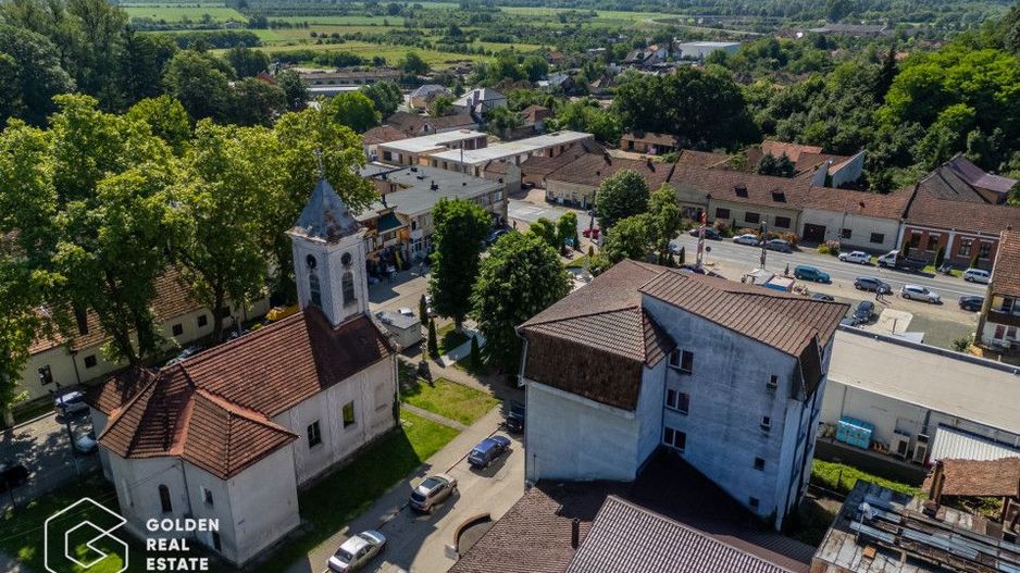 Cladire cu 24 camere, langa Castelul Regal Savarsin - Poză 26