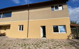 Casa Individuală 7 Camere, 2 Băi,  250 mp Utili - Poză 2
