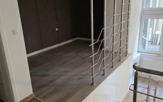 Ap 1 cam, 40 mp ultracentral, ideal ca investiție, renovat – 119.000 € - Poză 4