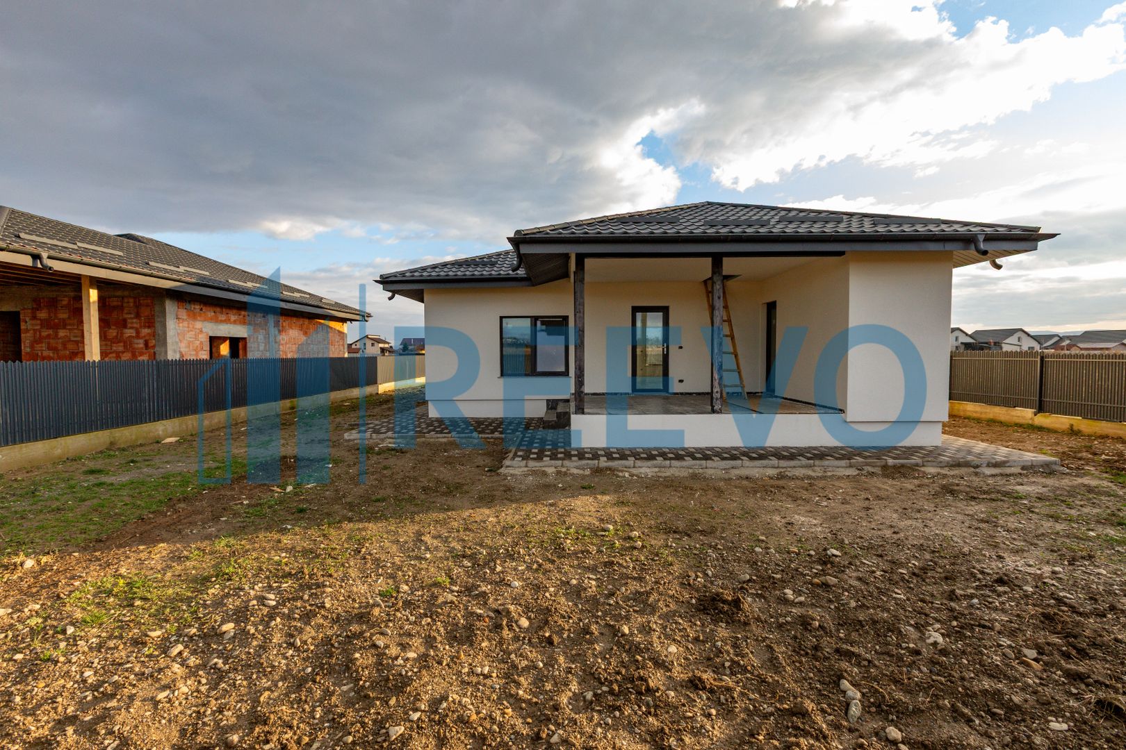 Casă/Vilă nouă de vânzare în Lilieci, Bacău - Poză 15