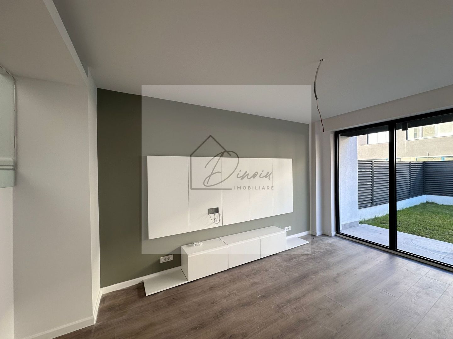 Vila de vanzare 5 camere ,4 bai, curte 85 mp zona Jollie Ville Pipera - Poză 18