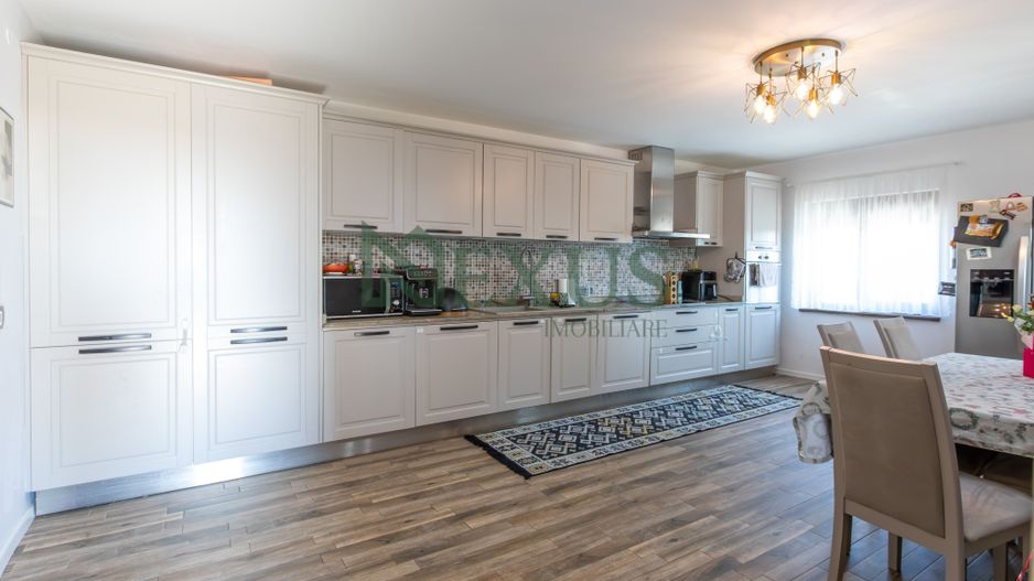 Casă/Vilă modernă de vânzare la intrare în Bogdan Vodă, județul Bacău. - Poză 5