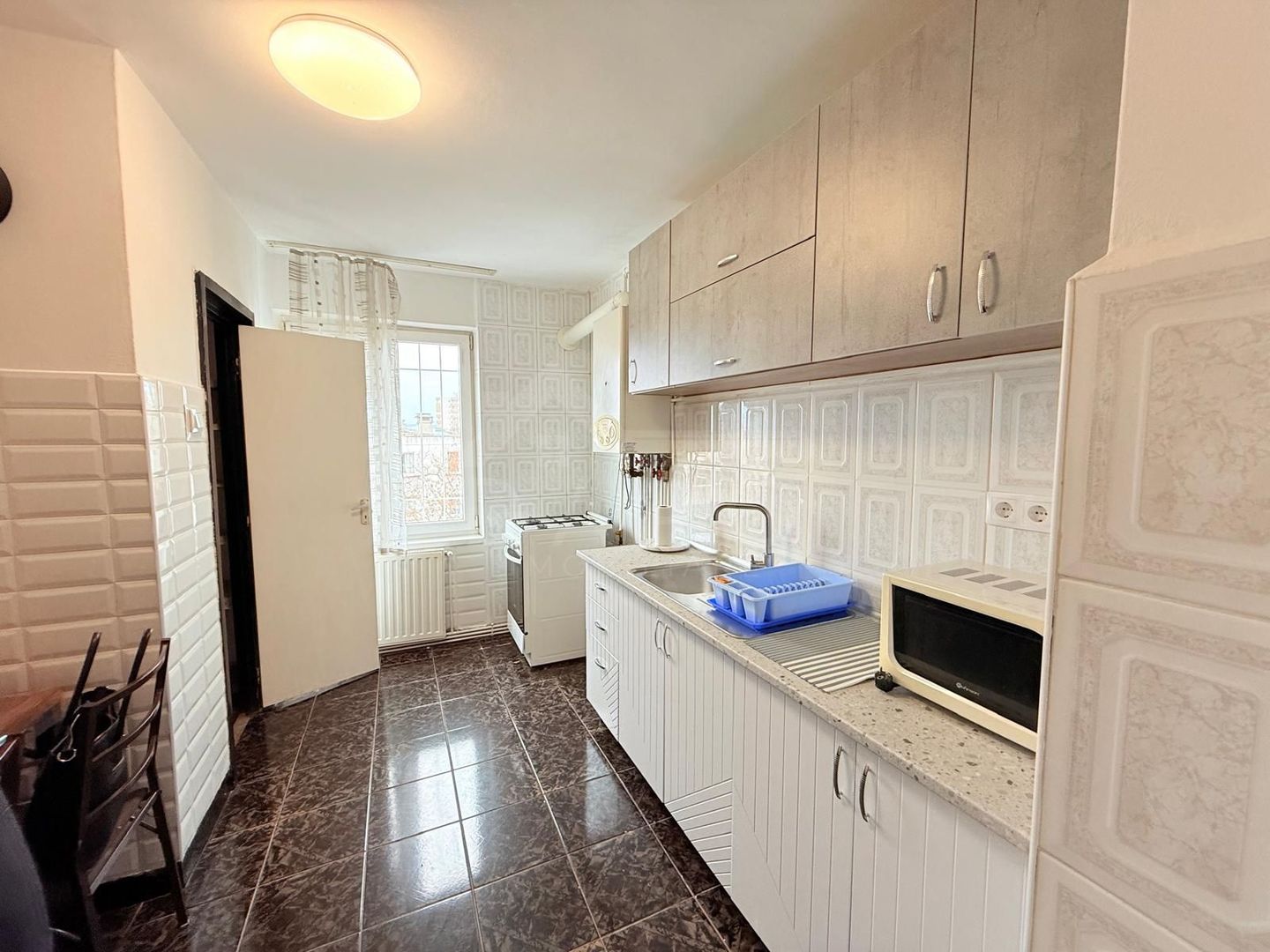 Apartament cu 2 camere de închiriat în Cornişa - Poză 8