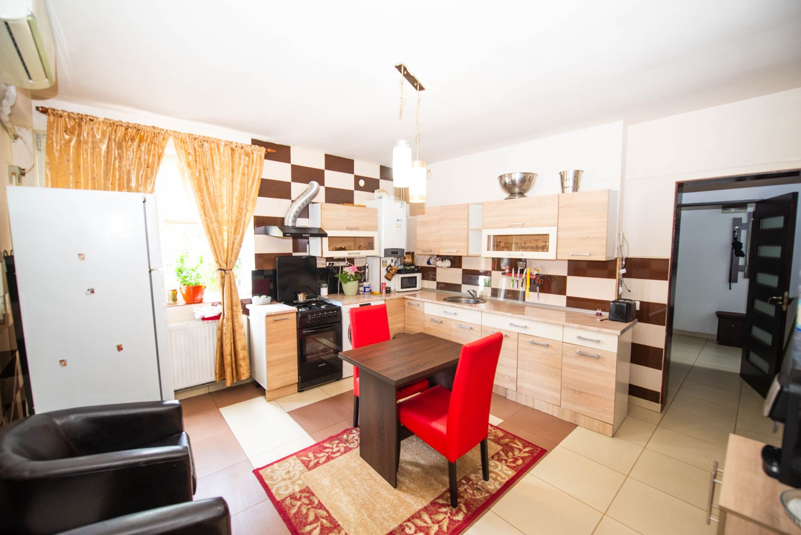 Casa Vila individuala spatioasa cu gradina de vanzare comuna Berceni - Poză 14