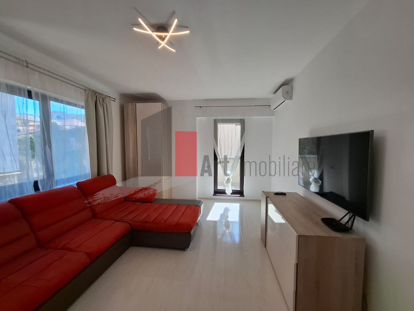 Apartament Piata Unirii, bloc 2013,  liber - Poză 4