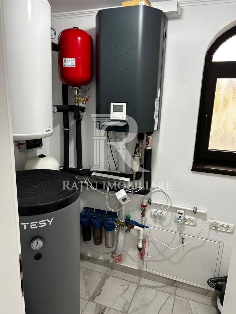 Casa cu 5 camere de vanzare | Nufarul | Oradea - Poză 9