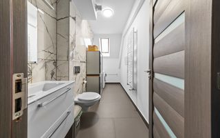 Cladire birouri moderna, 500 mp, parcare si curte zona Republicii - Poză 11