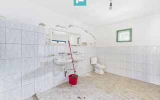 Clădire cu 5 camere cu teren și hală în Cenad - Poză 12