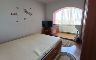 Apartament de vanzare cu 3 camere, decomandat -55 mp. balcon, pivnita - Poză 5