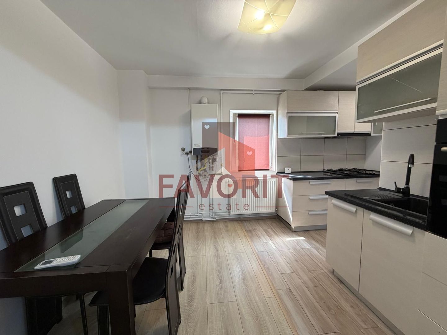 2 camere | centrala proprie | etaj intermediar | zona excelenta | - Poză 6