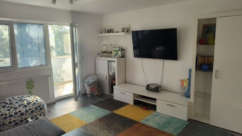 Vanzare apartament 3 camere decom., renovat complet,  centrală – Drumul Taberei - Poză 2