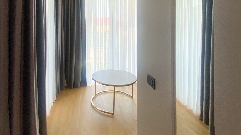 Chirie | Vilă 5 camere 240mp | Curte | Parcare inclusă - Poză 12