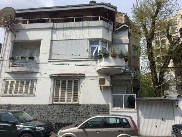 Vila  de vanzare-zona Parcul Carol - Poză 1